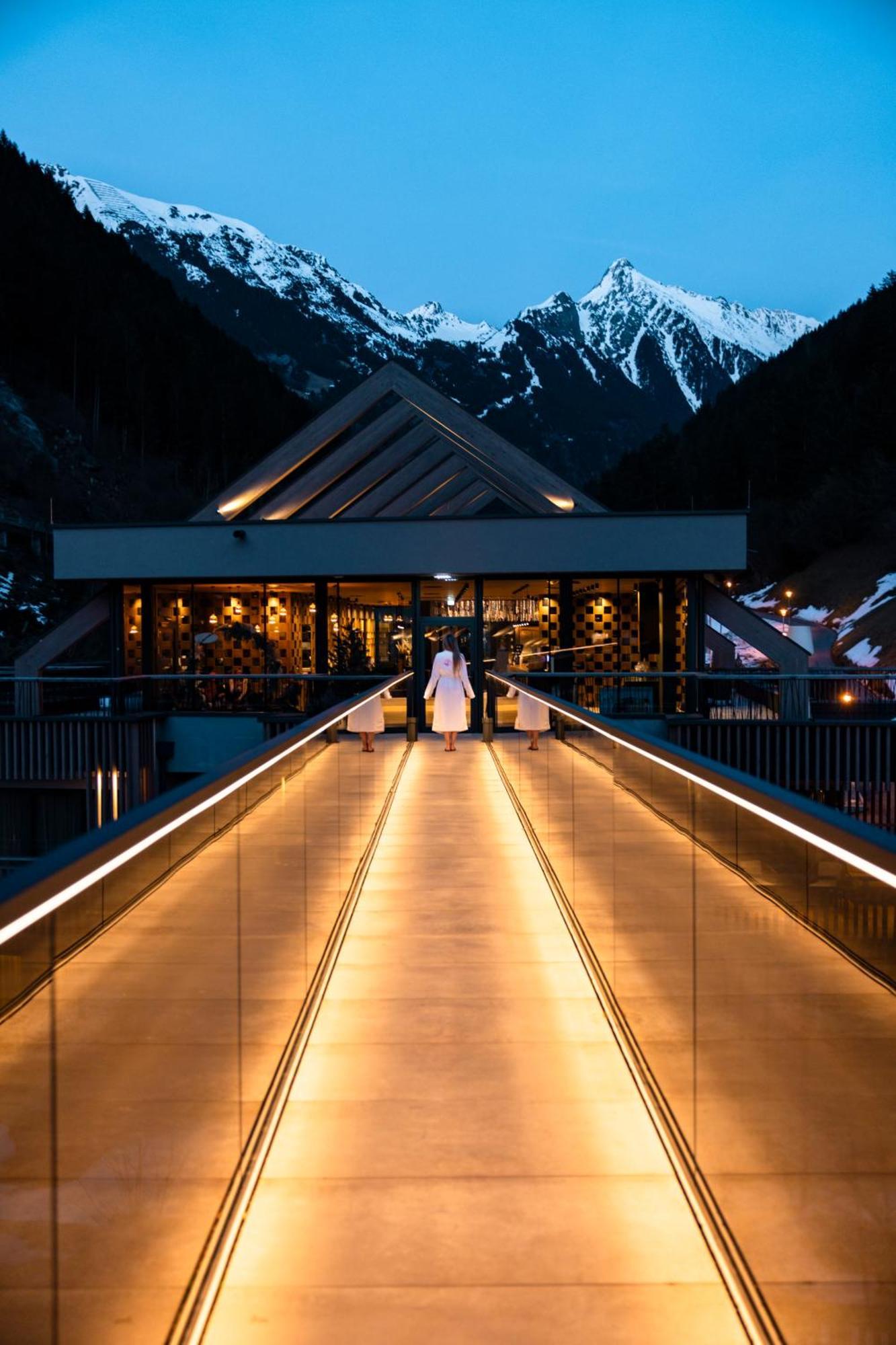 Zillergrundrock Luxury Mountain Resort Mayrhofen Exterior foto
