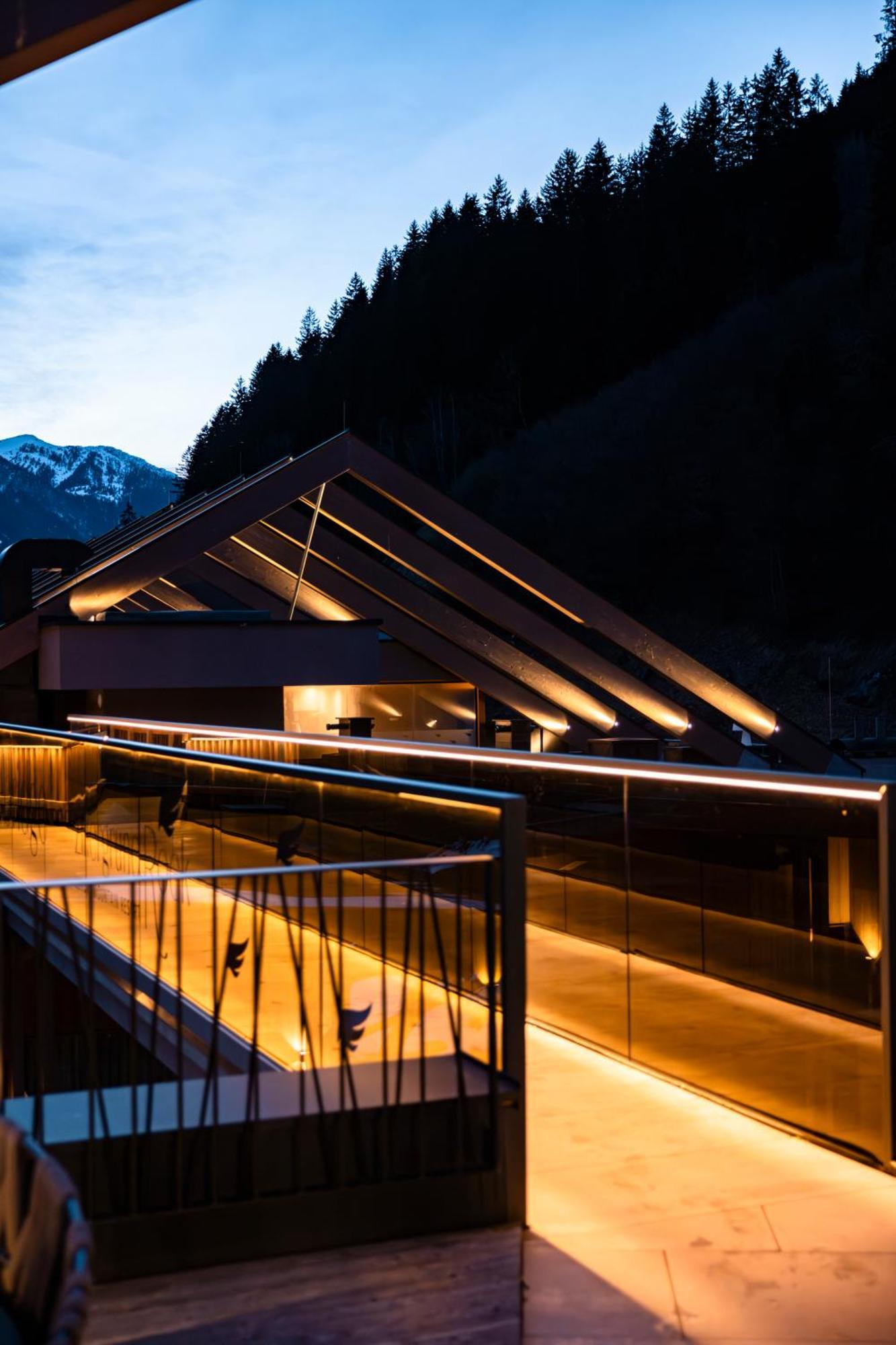 Zillergrundrock Luxury Mountain Resort Mayrhofen Exterior foto
