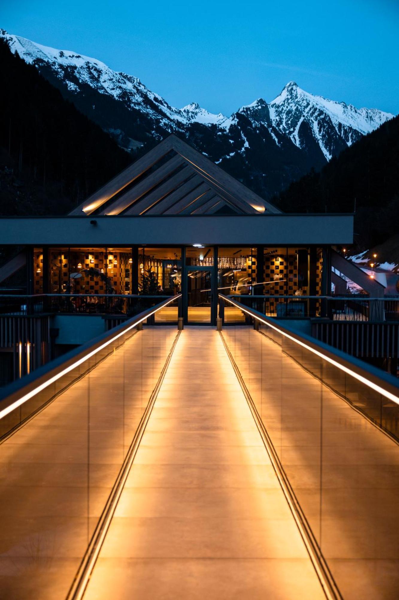 Zillergrundrock Luxury Mountain Resort Mayrhofen Exterior foto